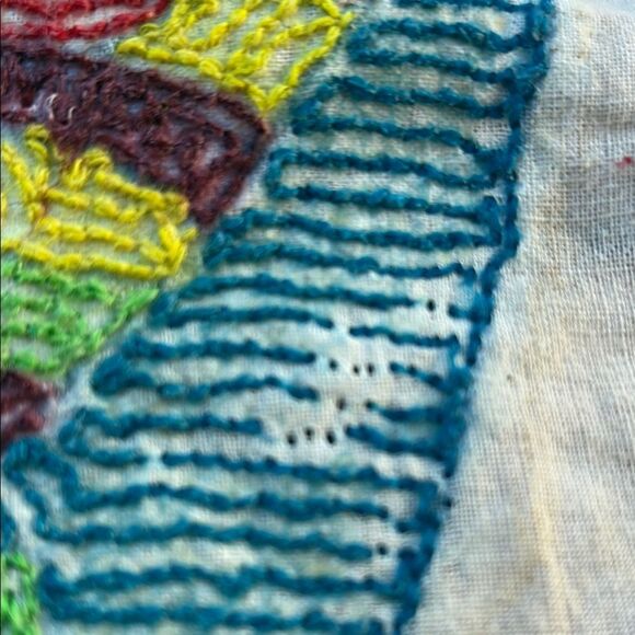 Handmade Colorful Bird Rug Hook - Picture 9 of 10